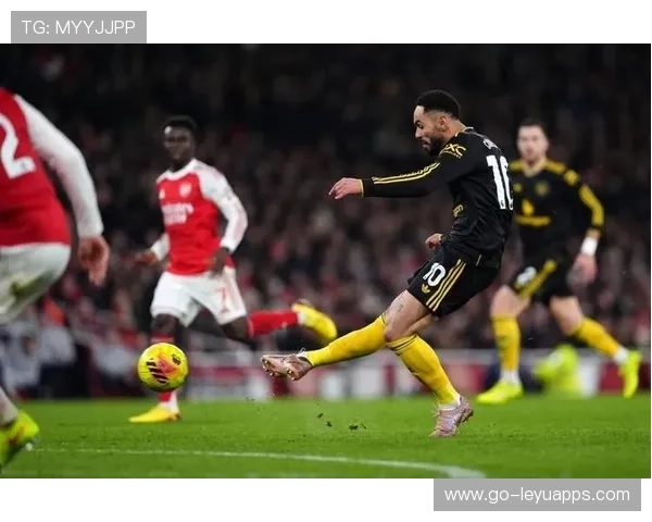 曼联逆转取胜，锁定前三名，曼联逆袭悍将