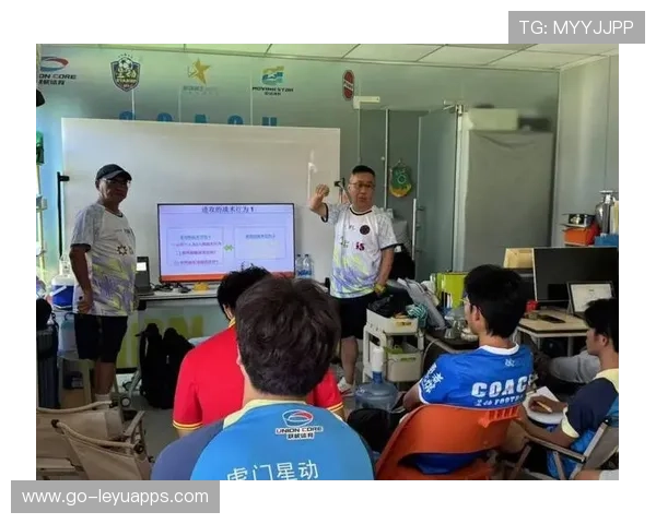 球队教练员研讨会交流战术理念与训练心得，球队教练是干什么的